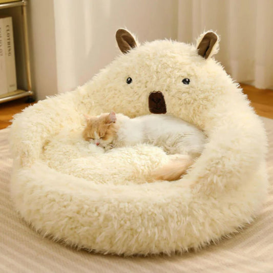 chat qui dort dans le coussin chat peluche blanc 