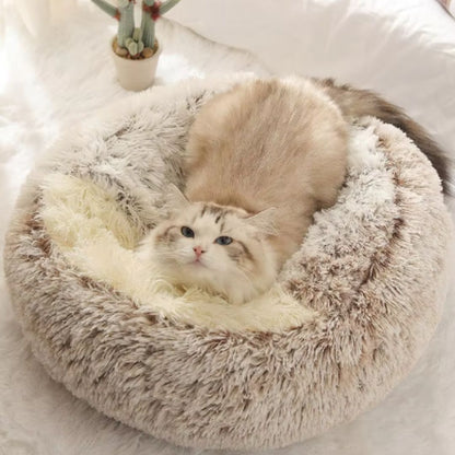 coussin pour chat marron confortable avec un chat qui se repose